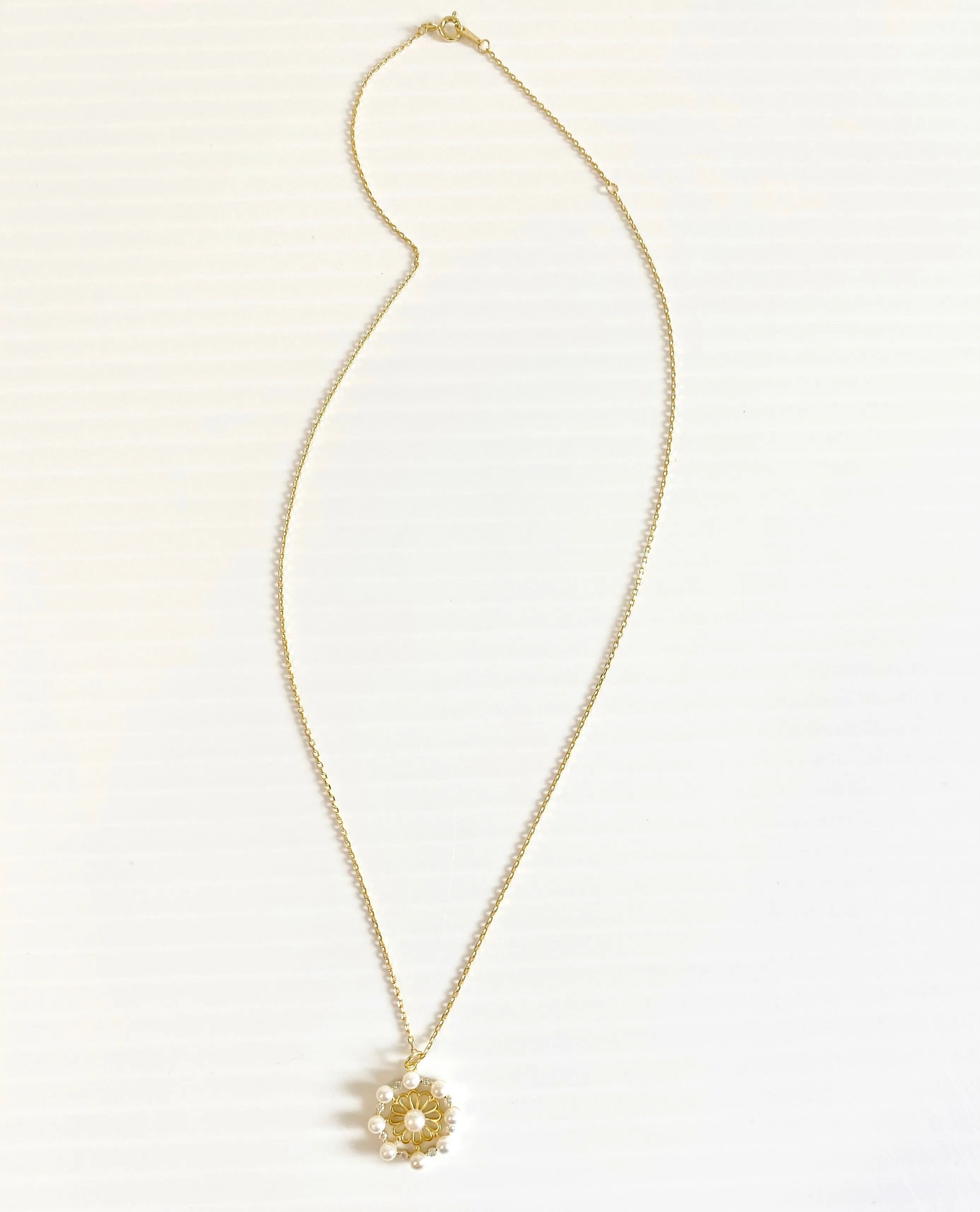 Fashion Accessories - Gold Flower Pearl Necklace