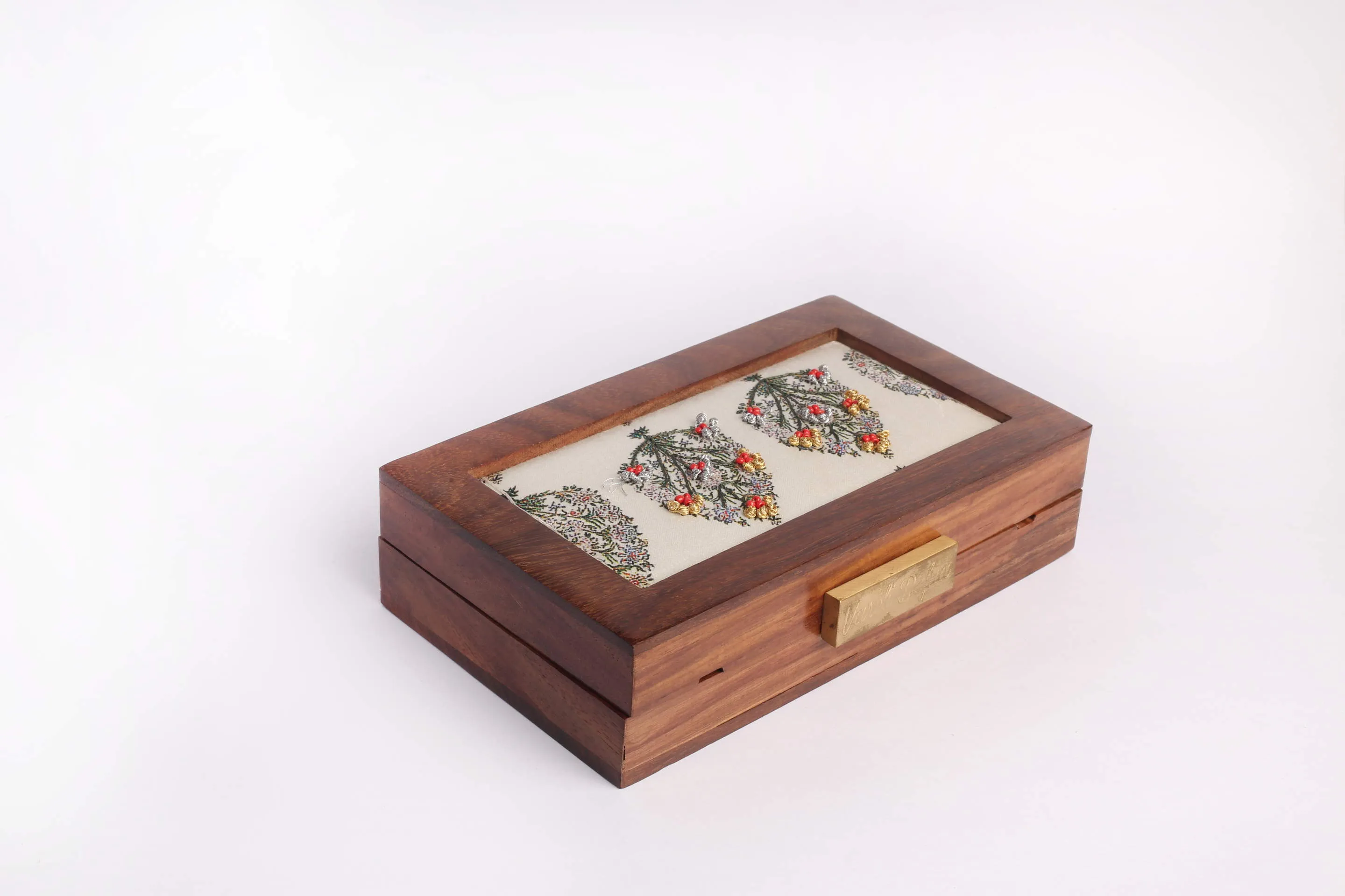 knot & bead work Clutch